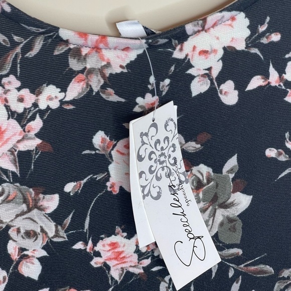 SPEECHLESS black floral peplum dress with cap sleeves - Picture 6 of 7